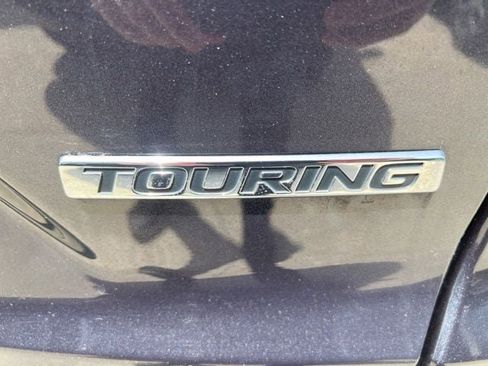 Used 2018 Honda CR-V Touring image 12