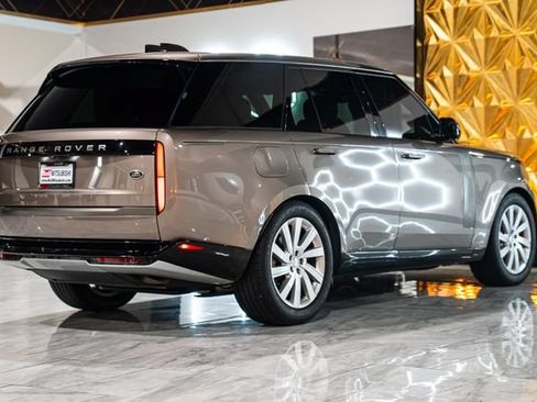 Used 2023 Land Rover Range Rover SE AWD/4WD image 7