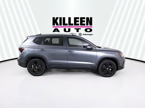 Used 2025 Volkswagen Taos SEL image 8