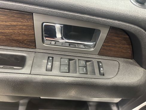 Used 2014 Ford F150 Lariat w/ Lariat Chrome Package image 12