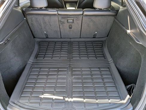 Used 2024 Tesla Model Y 2WD image 6