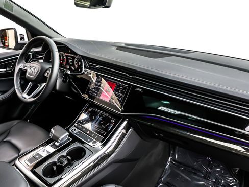 Used 2024 Audi Q8 Premium Plus image 17