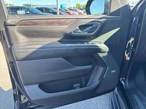 Used 2023 Chevrolet Suburban LT image 26