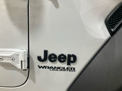 Used 2021 Jeep Wrangler Unlimited Sport image 32