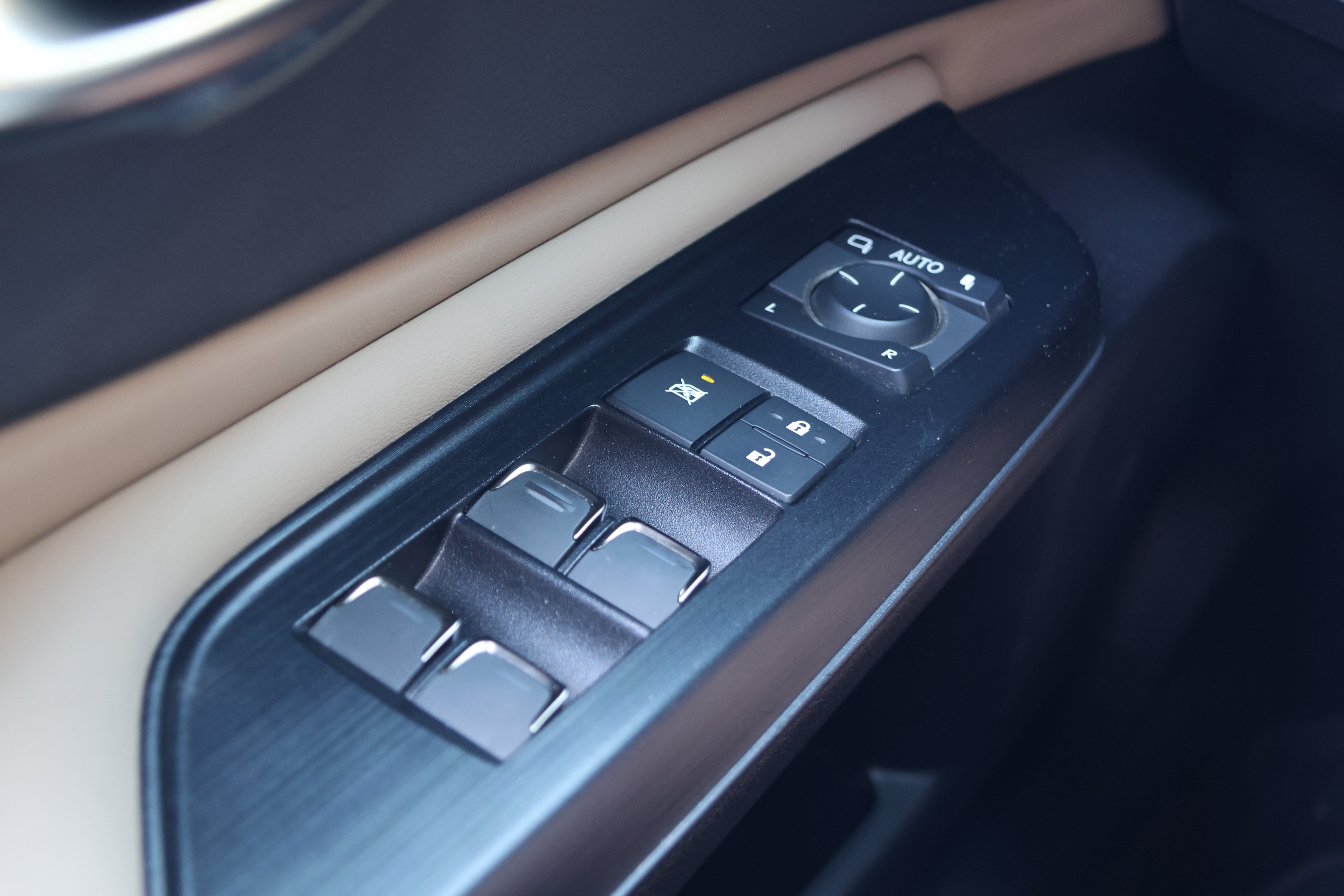 Used 2021 Lexus ES 350 w/ Premium Package FWD image 14