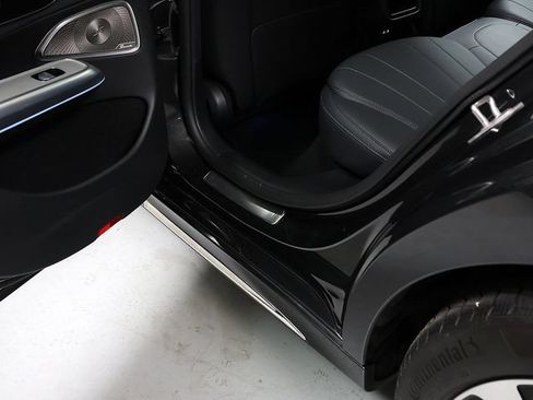 Certified 2025 Mercedes-Benz E 350 4MATIC Sedan image 28
