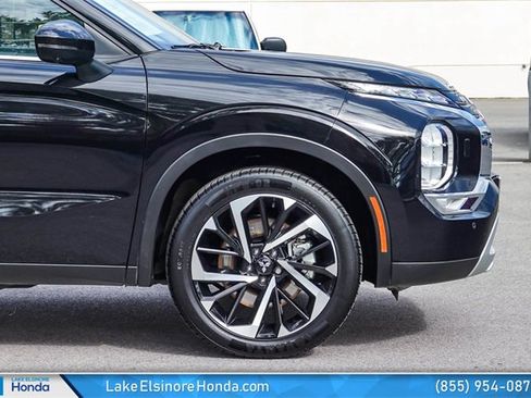 Used 2023 Mitsubishi Outlander SE image 7