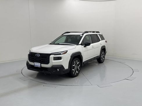 Used 2026 Subaru Outback Touring XT AWD/4WD image 2
