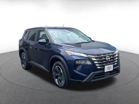 Used 2025 Nissan Rogue SV AWD/4WD image 3