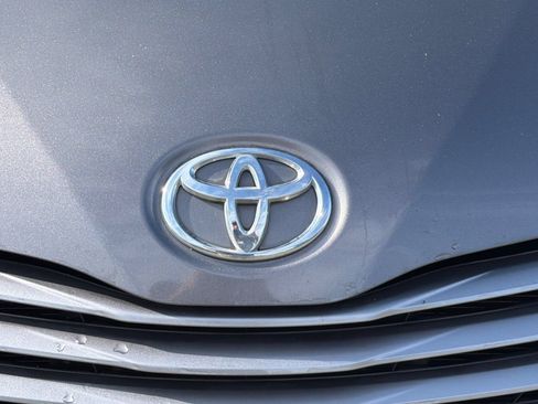 Used 2016 Toyota Sienna XLE w/ XLE Navigation Package FWD image 47