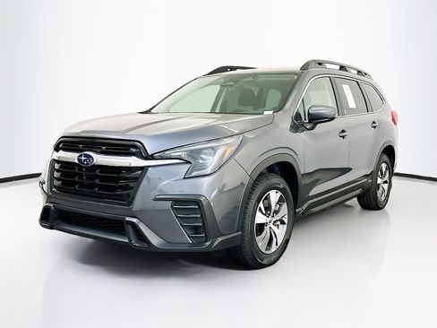 Used 2025 Subaru Ascent Premium image 3