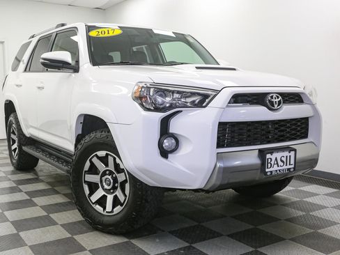 Used 2017 Toyota 4Runner TRD Off-Road Premium image 2