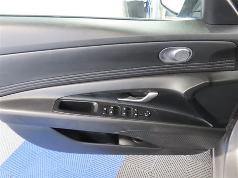 Used 2023 Hyundai Elantra SEL w/ Convenience Package FWD image 10
