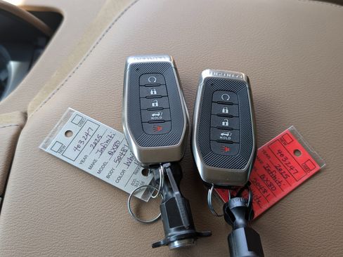 Used 2025 INFINITI QX80 Sensory image 42