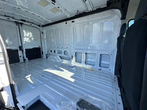 New 2026 Ford Transit 250 148 Medium Roof RWD image 13