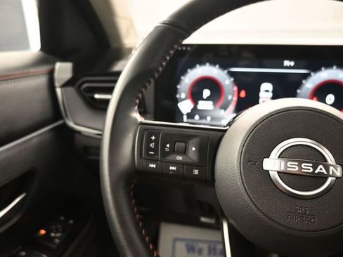 Used 2025 Nissan Kicks SR AWD/4WD image 15