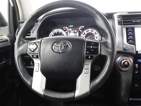 Used 2022 Toyota 4Runner Limited AWD/4WD image 27