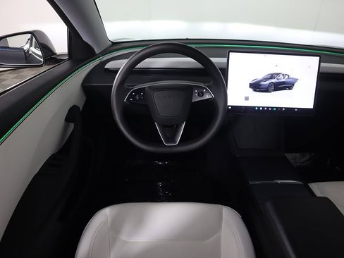 Used 2025 Tesla Model 3 Long Range image 37