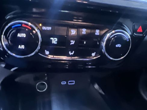 Used 2024 Chevrolet Trax ACTIV w/ Sunroof Package image 26