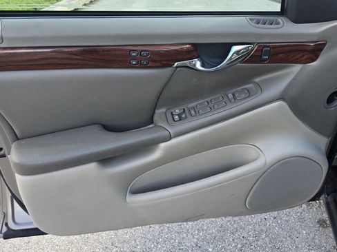 Used 2000 Cadillac De Ville w/ Comfort/Convenience Pkg image 23