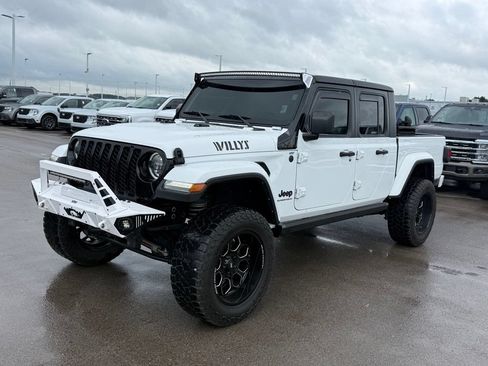 Used 2023 Jeep Gladiator Sport AWD/4WD image 19