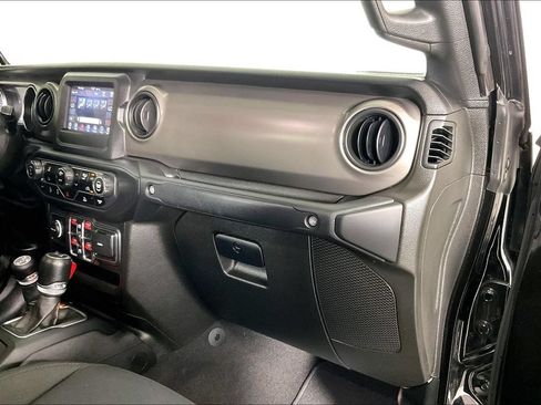 Used 2021 Jeep Gladiator Sport AWD/4WD image 19