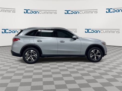 Used 2025 Mercedes-Benz GLC 350e GLC 350e image 9