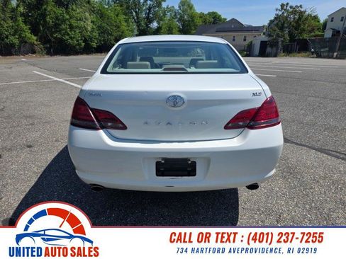 Used 2008 Toyota Avalon Touring FWD image 4