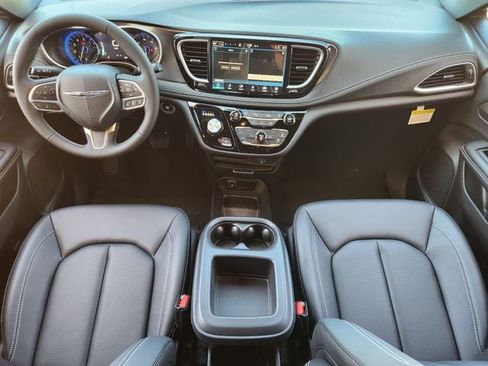 New 2026 Chrysler Pacifica Select image 20