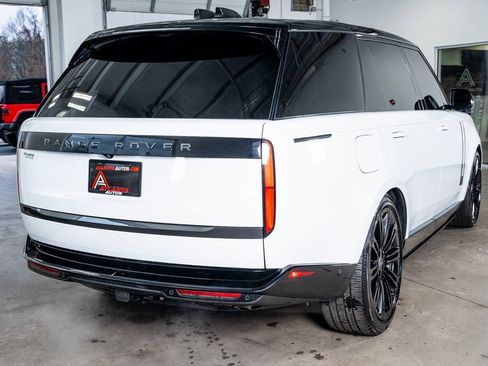 Used 2025 Land Rover Range Rover Long Wheelbase Autobiography image 6