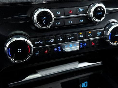 Used 2025 Ford F450 Platinum w/ FX4 Off-Road Package image 42