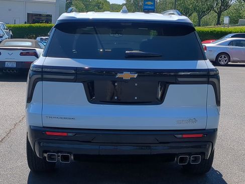Used 2026 Chevrolet Traverse High Country FWD image 9