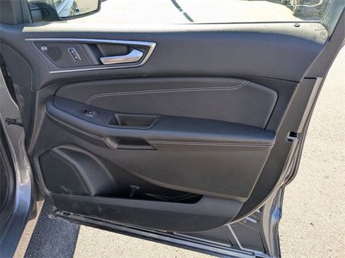 Used 2023 Ford Edge Titanium image 30