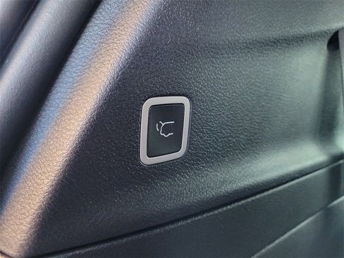 New 2025 Chrysler Pacifica Select image 18