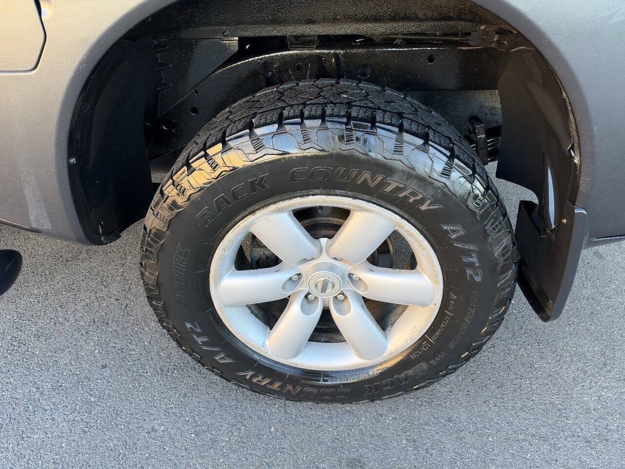 Used 2011 Nissan Titan SV AWD/4WD image 15
