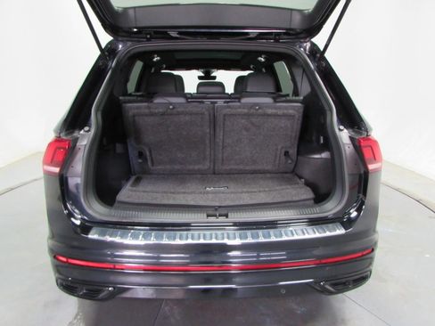 Used 2023 Volkswagen Tiguan SE R-Line FWD image 11