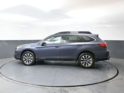 Used 2016 Subaru Outback 2.5i Limited AWD/4WD image 3