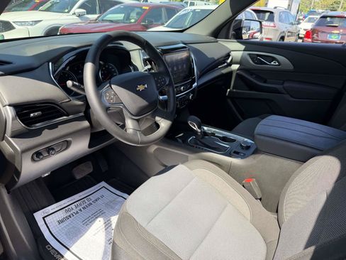Used 2023 Chevrolet Traverse LT AWD/4WD image 8