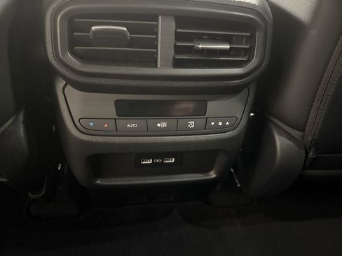 Certified 2023 Honda Pilot Touring image 31