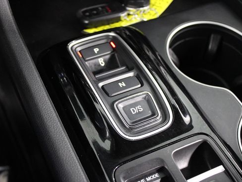 Used 2023 Honda Pilot Sport image 19