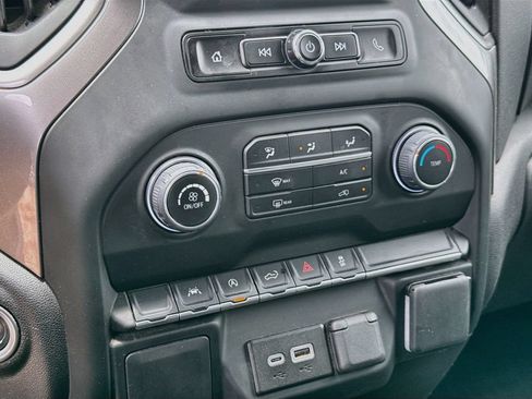 Used 2024 Chevrolet Silverado 1500 Custom w/ Turbomax Blackout Package AWD/4WD image 17