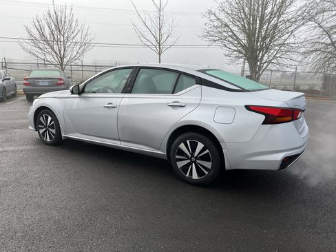 Used 2022 Nissan Altima 2.5 SV image 3