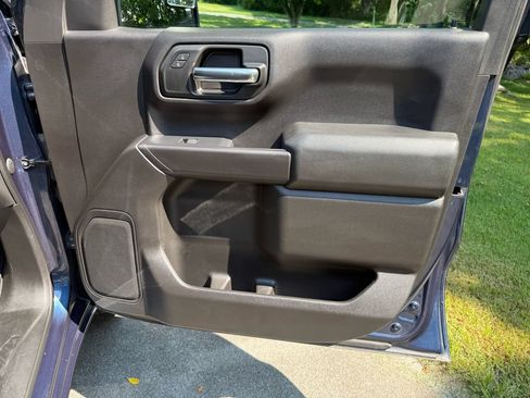 Used 2020 Chevrolet Silverado 1500 Custom w/ Custom Value Package RWD image 33