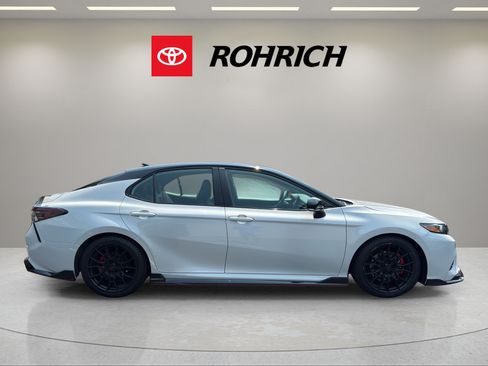 Used 2021 Toyota Camry TRD w/ TRD Package w/JBL Audio FWD image 5