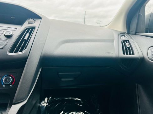 Used 2018 Ford Focus S image 31