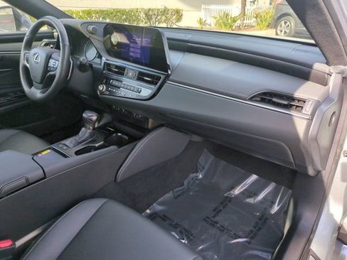 Used 2024 Lexus ES 300h w/ Premium Package image 32