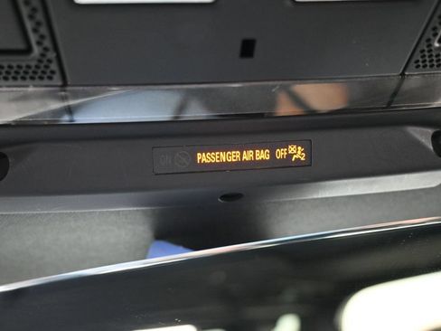 Used 2025 Land Rover Defender 110 S AWD/4WD image 41