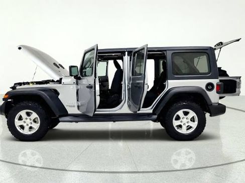 Used 2019 Jeep Wrangler Unlimited Sport S AWD/4WD image 17
