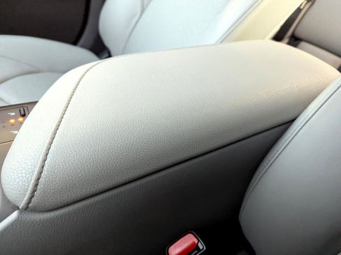 Used 2023 Toyota Camry XLE image 28