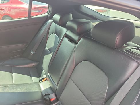 Certified 2022 Kia Stinger GT-Line RWD image 11